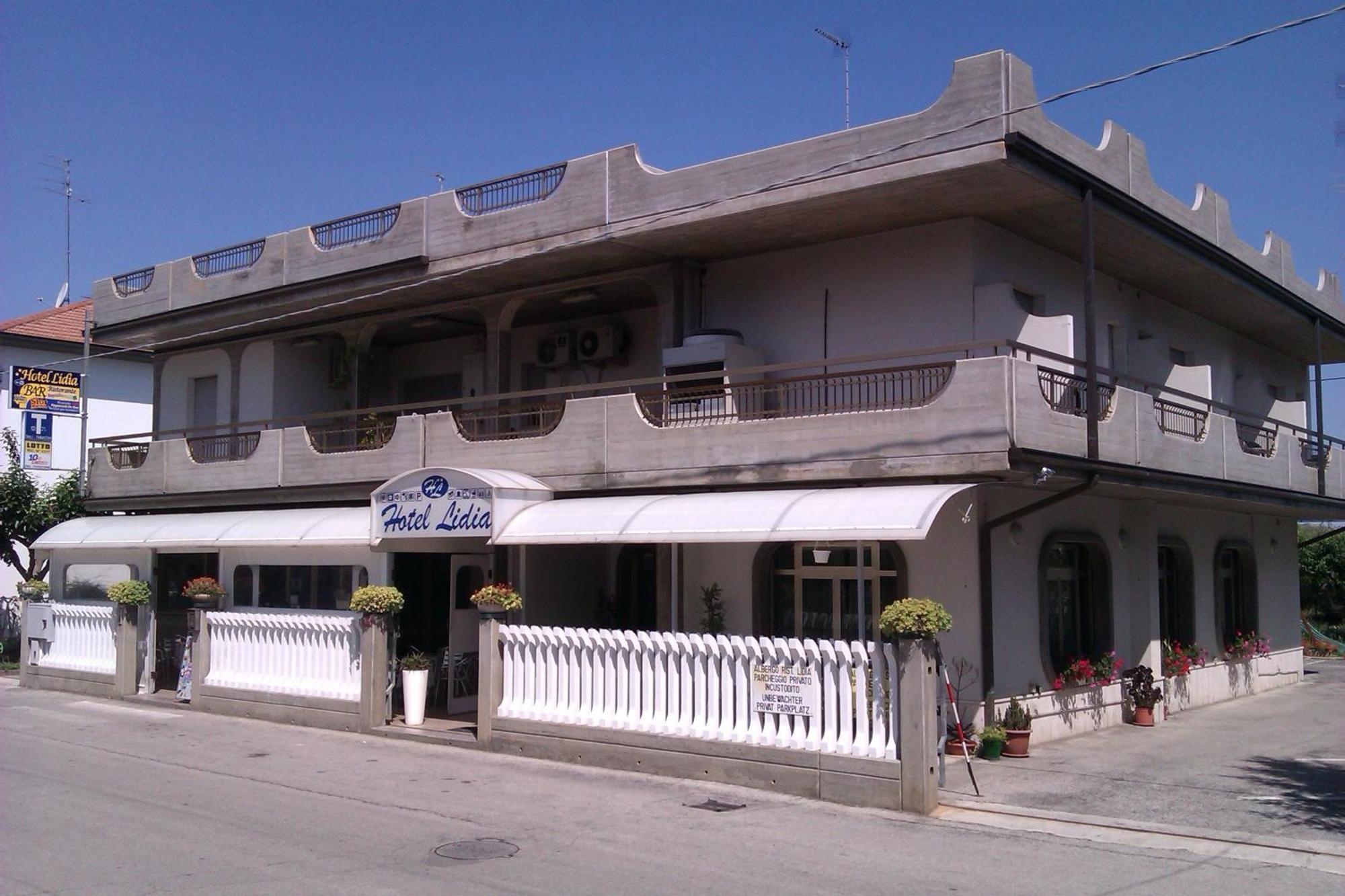 Hotel Lidia Alba Adriatica Exterior photo