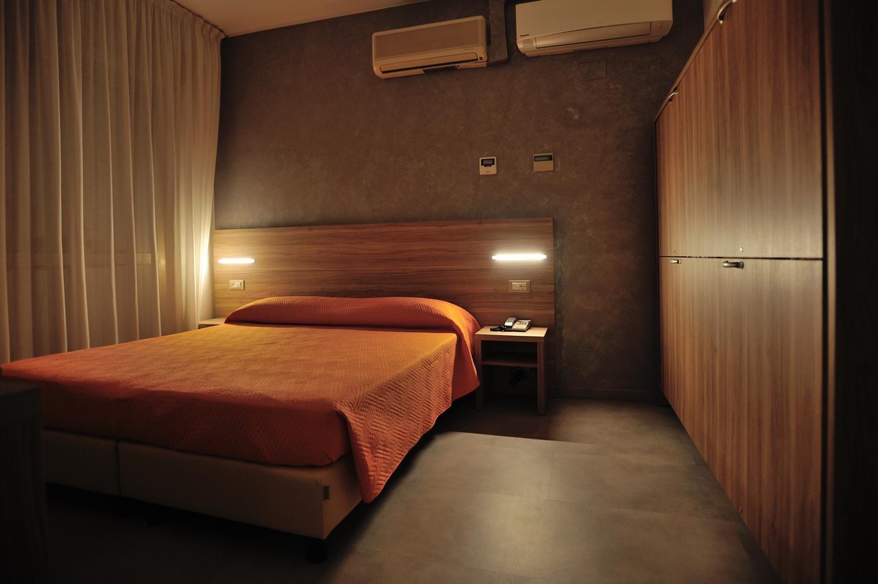 Hotel Lidia Alba Adriatica Exterior photo