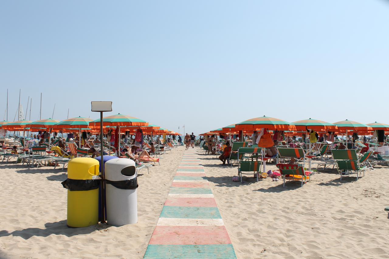 Hotel Lidia Alba Adriatica Exterior photo
