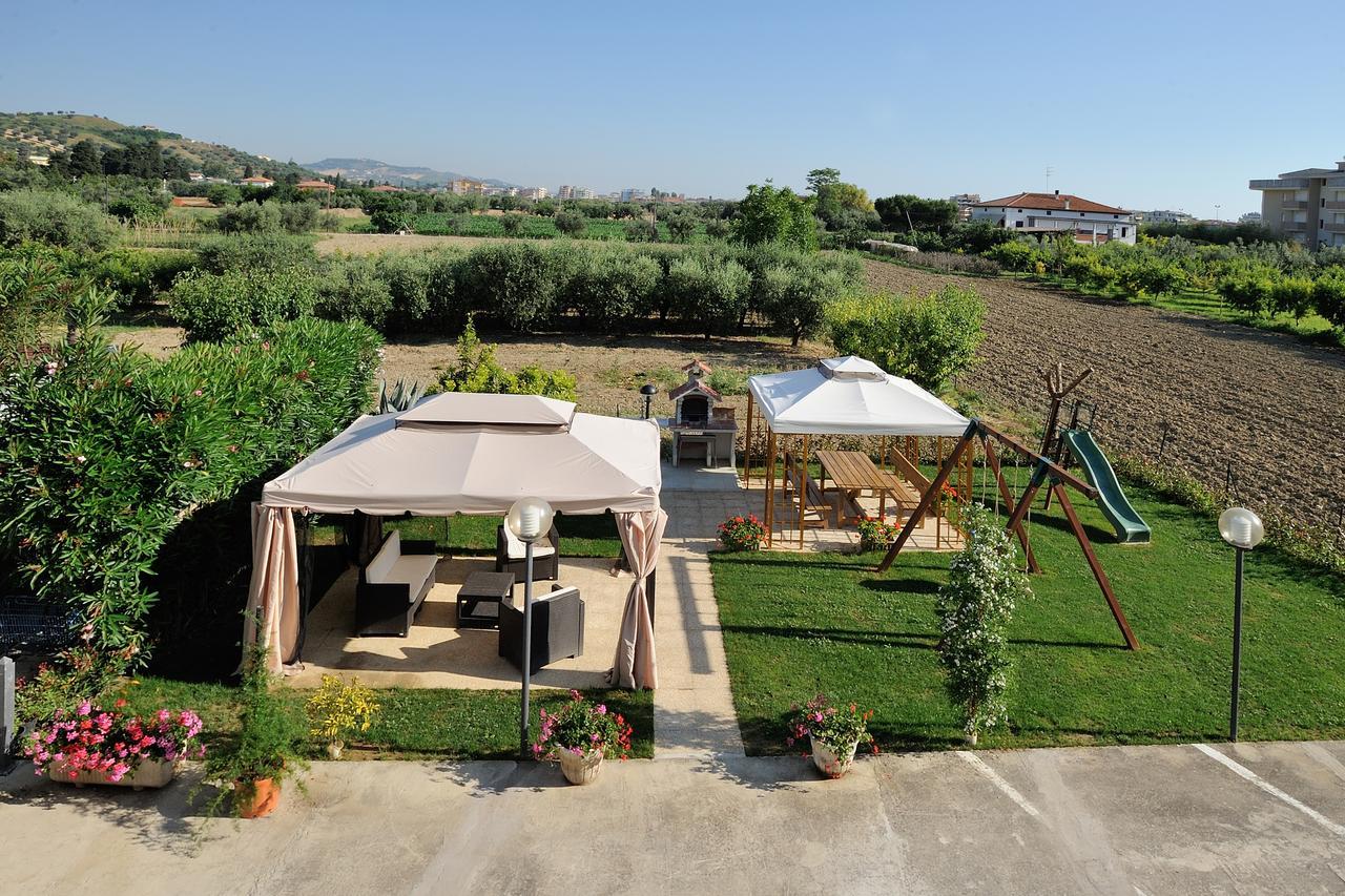 Hotel Lidia Alba Adriatica Exterior photo